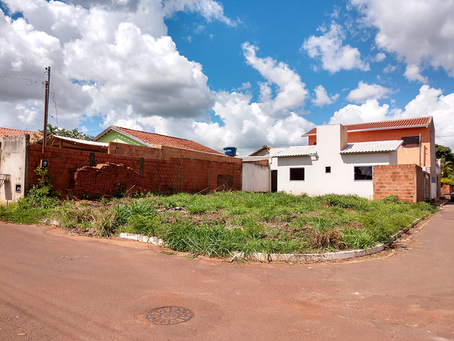 Casa Semi Acabada 02 quartos na Nascente do Segredo - Esquina - (67) 99292-9002