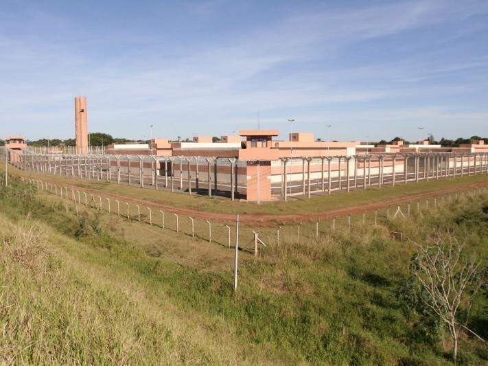 Presídio Federal de Campo Grande, onde trio acusado de integrar quadrilha de traficantes está preso (Foto: Minamar Júnior/Arquivo)