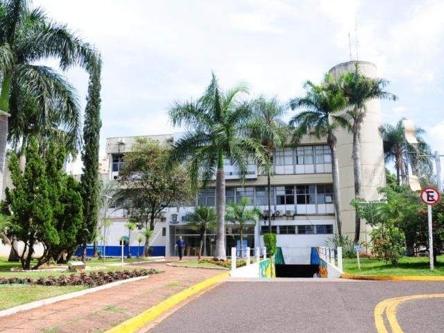 Com 13º em dezembro, prefeitura ficou a poucos décimos de atingir teto de gasto com pessoal definido pela LRF. (Foto: Arquivo)