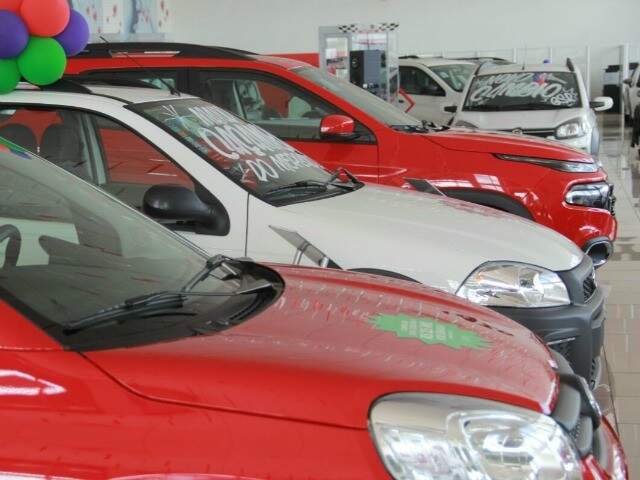 No mês passado foram emplacados 2.699 automóveis no estado, sinais da recuperação no setor que tem sido afetado pela crise com períodos de altos e baixos (Foto: Marcos Ermínio)