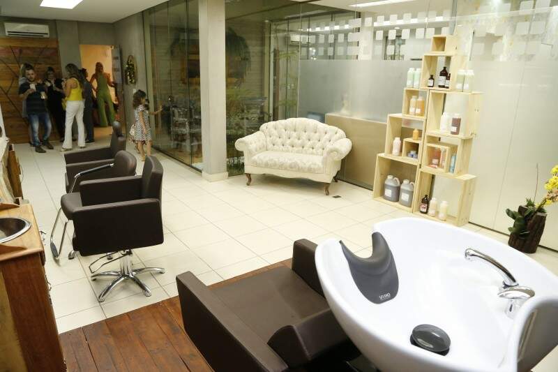 Cia da Mulher disponibiliza um amplo espaço para que os clientes possam conhecer melhor os produtos vendidos pela distribuidora. (Foto: Gerson Walber)