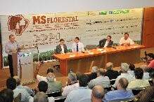 Longen declarou que a meta é dar apoio às indústrias já instaladas (Foto: Divulgação).