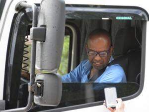 Rogério contou com ajuda de brasileiros e bolivianos (Foto: Anderson Gallo/Diário Corumbaense)