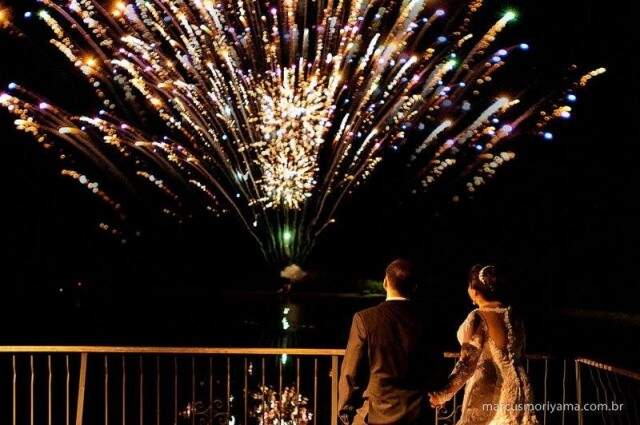 Imagem que não sai da cabeça de Guilherme, os fogos do casamento que anunciaram um futuro ao jovem casal, que não aconteceu. (Foto: Marcus Moriyama)
