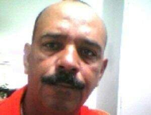 Djalma Marinho Umburana, acusado de matar a ex-mulher com chutes na cabeça, continua foragido e há informações de que foi visto no Paraguai.(Foto: Arquivo/ Divulgação)