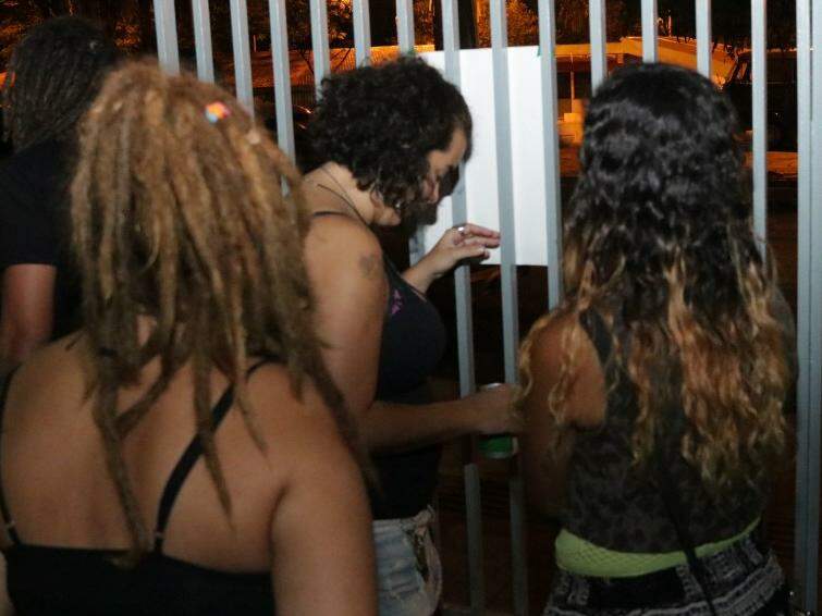 O estilo Dreadlocks não foi o único da festa, ali as pessoas apareceram como se sentiam mais à vontade para curtir o som (Foto: Kimberly Teodoro)