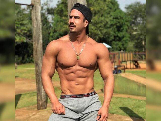 Com estilo e corpo impecável, especialmente o tanquinho, o fisiculturista é também o sex symbol dos homens. (Foto: Arquivo Pessoal)