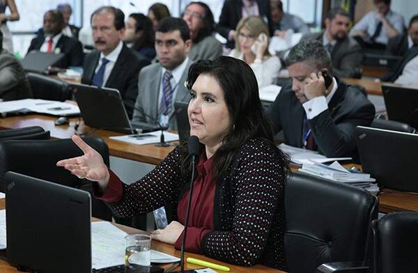 A senadora Simone Tebet (PMDB) participa da Comissão Especial do Impeachment no Senado. (Foto: Agência Senado)