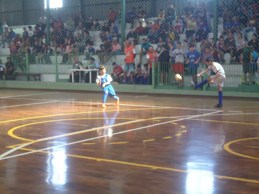 A primeira rodada da Copa Pelezinho de Futsal teve 49 gols e média de 8,1 gols por jogo (Foto: Divulgação)