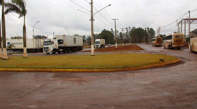 Asfalto do acesso ao Núcleo Industrial de Dourados será inaugurado nesta sexta-feira pelo governador Reinaldo Azambuja (Foto: Dourados News)