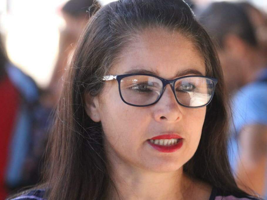 Lucineia de Souza da Silva conta que só conseguiu chegar no trabalho as 9h na sexta-feira, depois que protesto em terminal acabou e ônibus voltaram a circular (Foto: Marcos Maluf)