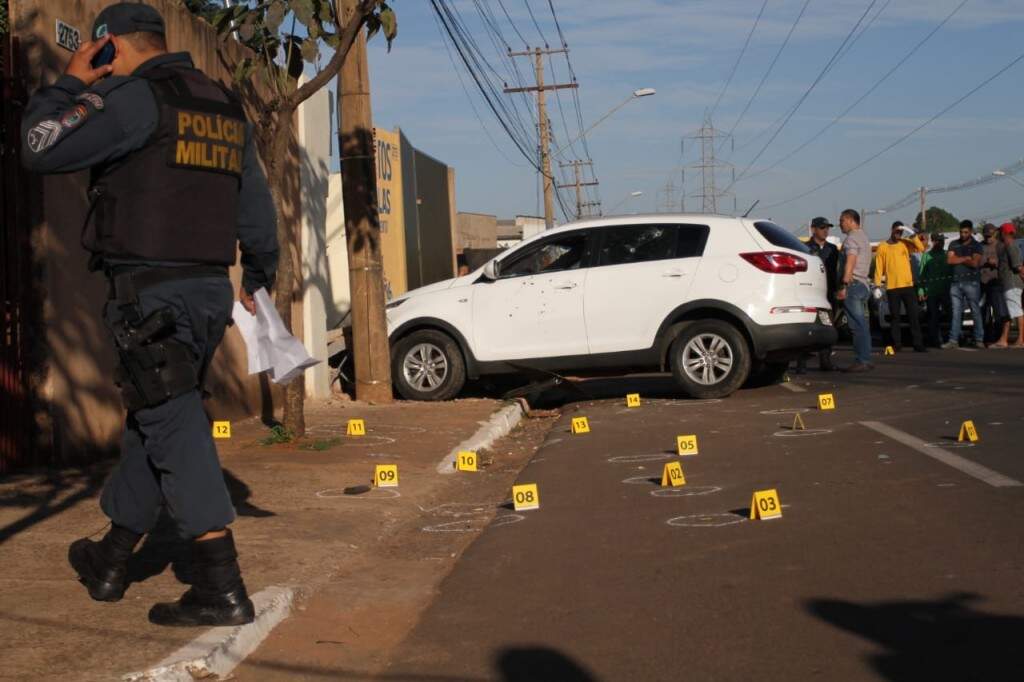 Em 11 de junho de 2018, carro de Ilson Figueiredo foi fuzilado, abrindo série de execuções em Campo Grande. (Foto: Saul Schramm/Arquivo)