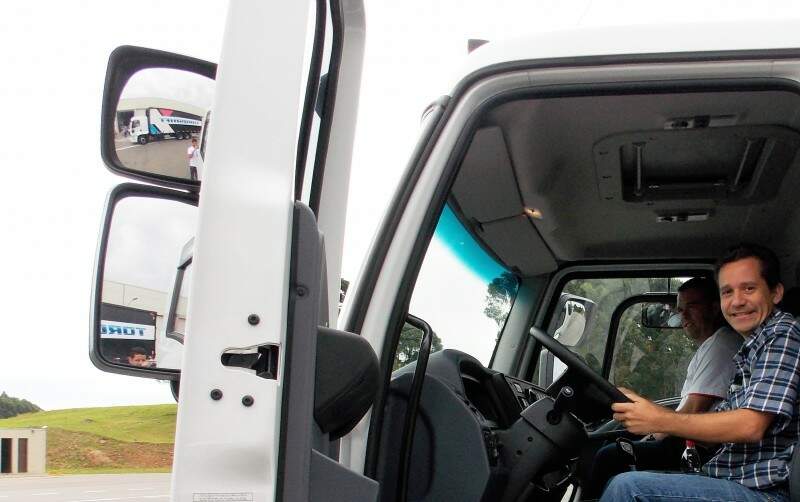 Nosso editor Márcio Martins ao volante do Cargo TorqShift, o teste foi feito em pista fechada na cidade de Farroupilha - RS