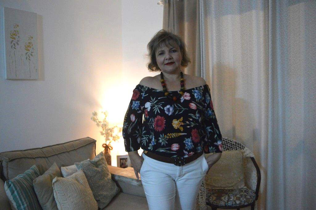 Mariangela também trabalha, agora, dentro de casa, criando belezuras para as festas de clientes. (Foto: Thaís Pimenta)