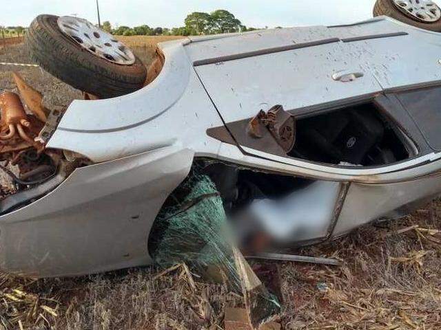 Vítima já foi encontrada morta dentro de carro em posição de capotagem (Foto: Acácio Gomes / Nova News)