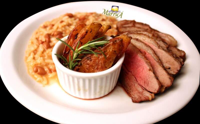 Prato Beef Week do Restaurante Marruá, de Bonito: Fraldinha selada com Risotto "arroz e feijão" e Batatas Rústicas. (Foto: Divulgação)