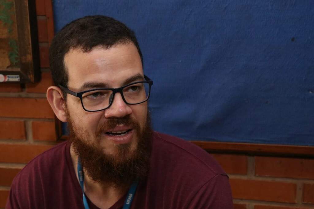 Para o técnico Leopoldo, notícias sobre o tribunal do crime foram as que mais marcaram (Foto: Henrique Kawaminami)