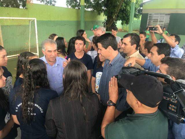 Governador Reinaldo Azambuja entrega e vistoria obras hoje em Douradina e Itaporã (Foto: Divulgação)