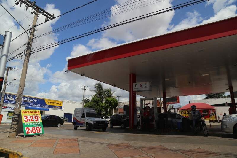 Com litro abaixo de R$ 3,50, gasolina de MS é a terceira mais barata do