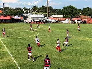Partida foi realizada no estádio Ninho da Águia, em Rio Brilhante (Foto: Diego Batistoti)
