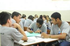 Adolescentes aprendizes da Seleta. (Foto: Arquivo)