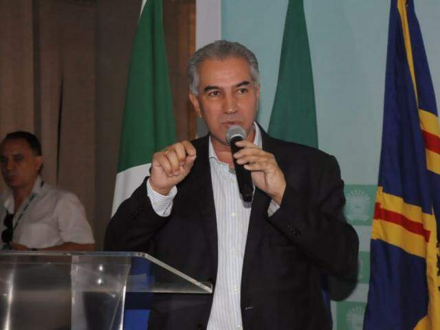 Governador afirma que uso do app permitirá melhor controle da evasão escolar e redução de custos. (Foto: Paulo Francis)