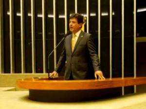 Mandetta fez pronunciamento na tribuna confirmando que não disputará a reeleição. (Foto: Reprodução)