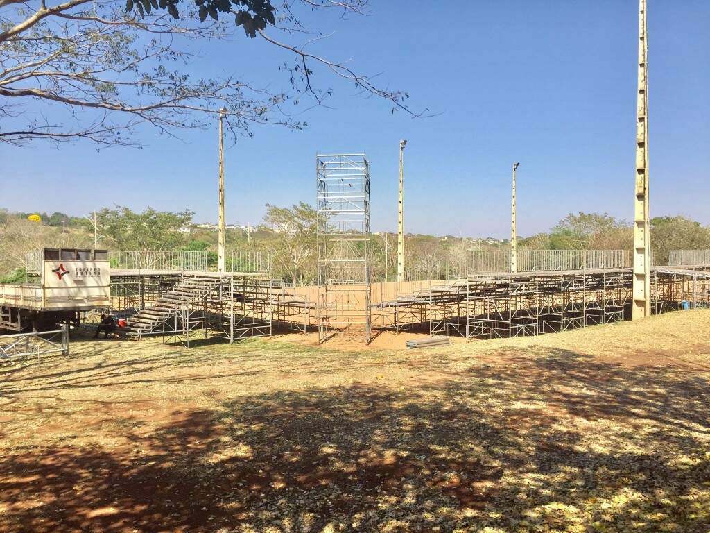 Arena do Open Nacional de Vôlei de Praia já está sendo montada no Parque das Nações Indígenas (Foto: PNS)