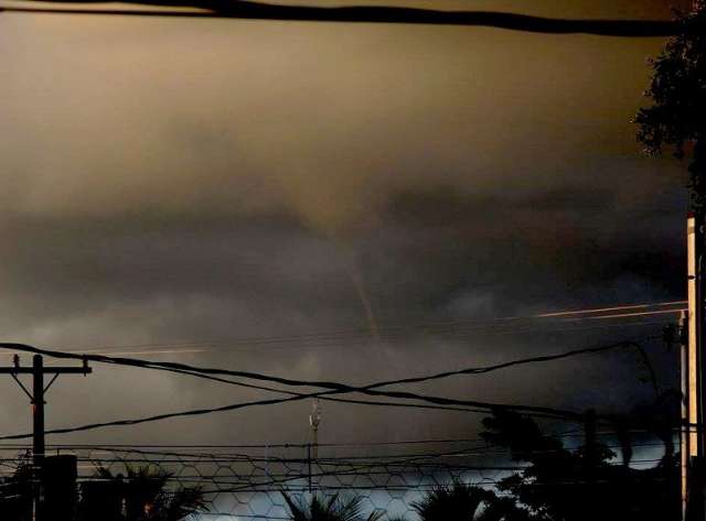Fenômeno que assustou moradores poderia se transformar em tornado - Interior - Campo Grande News
