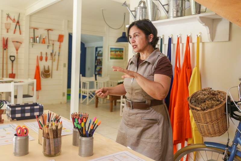 Ana Cláudia criou um espaço charmoso que fala sobre meio ambiente, ensina a fazer horta e dá noções de saneamento. (Foto: Fernando Antunes)