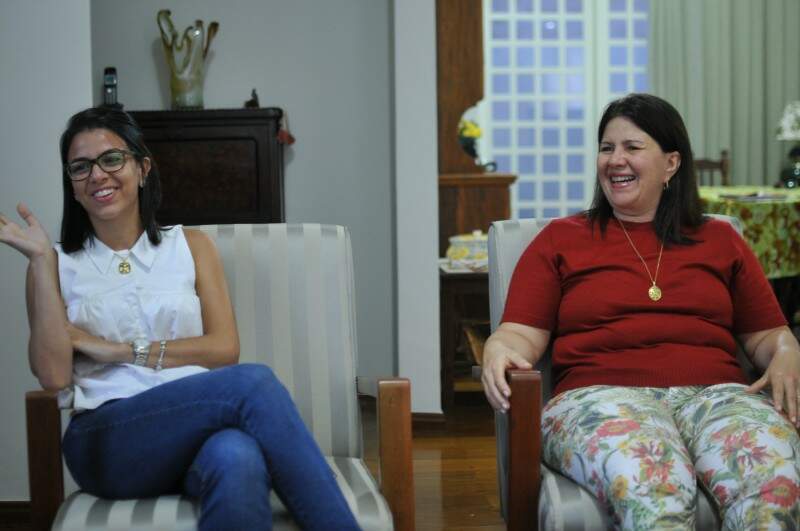 A história da guerreira amorosa quem nos conta é a neta Adriana e a filha Dayse. (Foto: Alcides Neto)