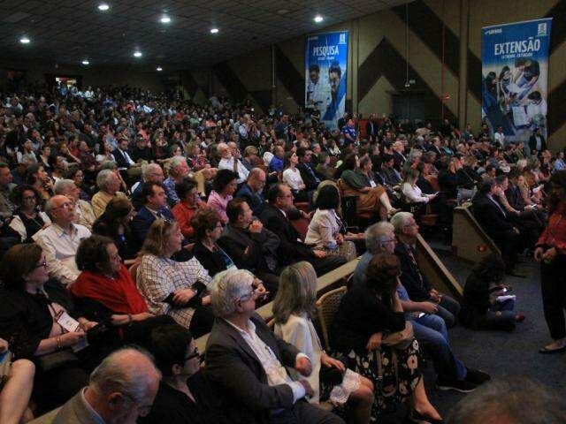 Audiência pública será realizada no Teatro Glauce Rocha, dentro do campus da UFMS (Foto: Marina Pacheco)