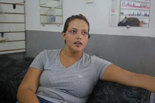 O ambiente é um dos fatores que atraem as clientes onde Carol trabalha. (Foto: Paulo Francis)