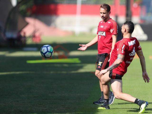 Everton Ribeiro está confirmado no meio-campo do Flamengo contra o Grêmio (Foto: Gilvan de Souza/Flamengo)