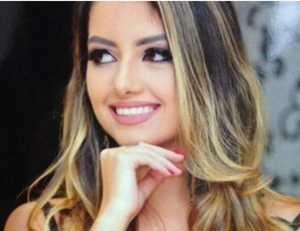 Carolina morreu em acidente de trânsito, na madrugada da última quinta-feira (Foto: reprodução Facebook)