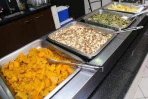 Buffet do "Mais que Salada" prova que comida vegetariana vai além da salada. (Foto: Marcos Maluf)