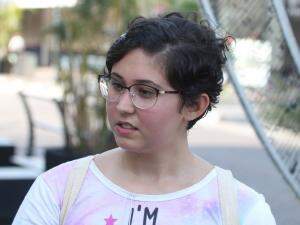 Julia não sabia da premiação e só pediu CPF para garantir desconto (Foto: Marcos Maluf)