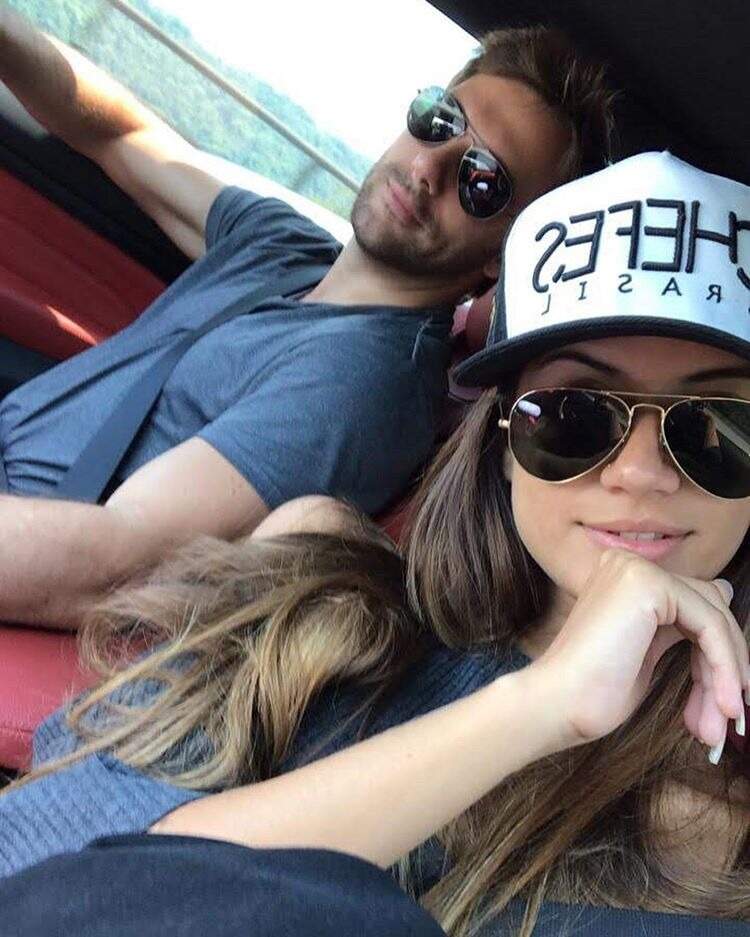 Foto do casal postada por Thayany no Instagram em 10 de janeiro, muito antes dos dois imaginarem que teriam o novo vírus (Foto: Arquivo pessoal)