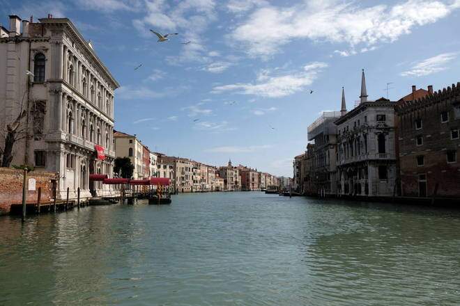 Até Veneza, na Itália, um dos destinos que mais se queixavam dos efeitos do turismo de massa, foi esvaziada pelo coronavírus (Foto: Divulgação)