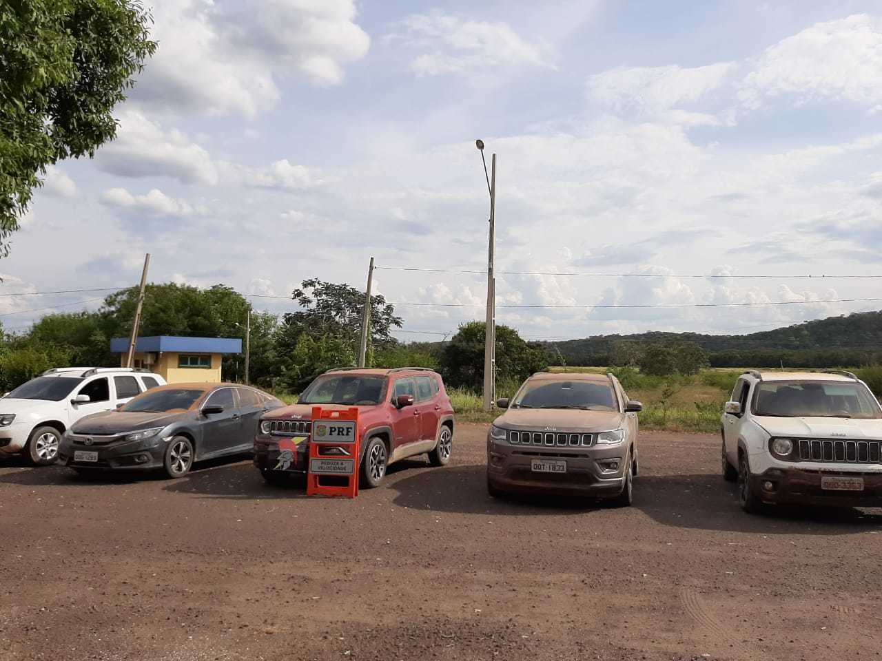 Veículos recuperados pelos policiais do Batalhão de Choque. (Foto: Divulgação)