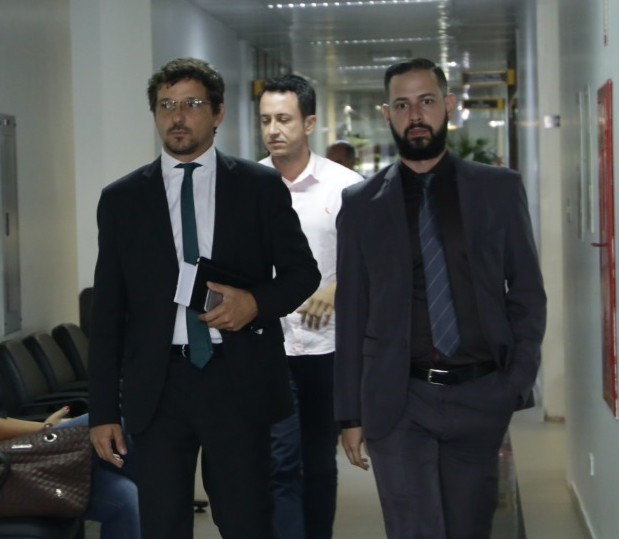 Vereador Eduardo Romero (esquerda, de óculos), em audiência sobre o caso, em fevereiro de 2019 (Foto/Arquivo: Kisie Ainoã)