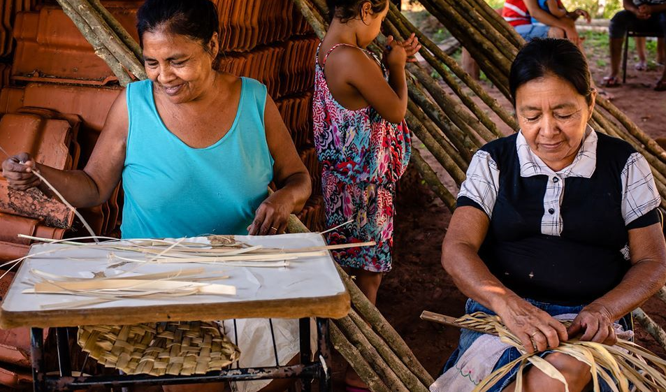 Comunidades terena e kadiwéu estão recebendo informações traduzidas para enfrentamento da epidemia. (Foto: Luciano Justiniano)