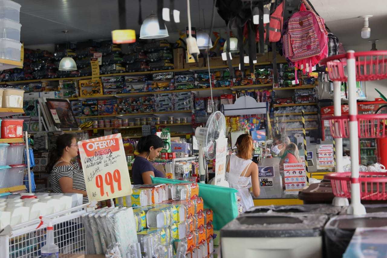 Comércio varejista pode funcionar da 9h às 19h em Campo Grande. (Foto: Paulo Francis)