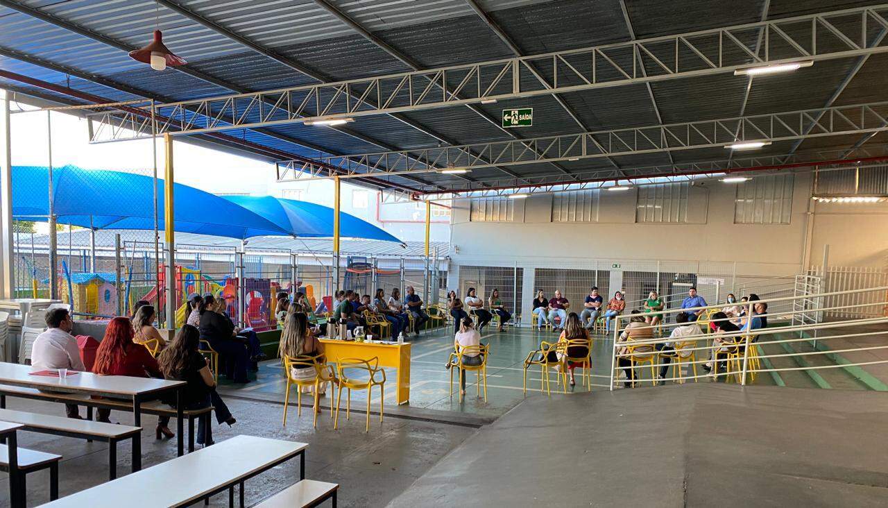 Reunião ocorreu em um dos estabelecimentos de ensino de Campo Grande (Foto: Divulgação)