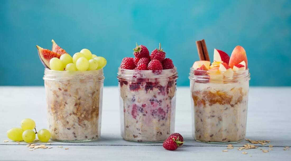 Adicione outras frutas que, além de saudável, opção fica de comer com os olhos de tão bonita, como na imagem ilustrativa.