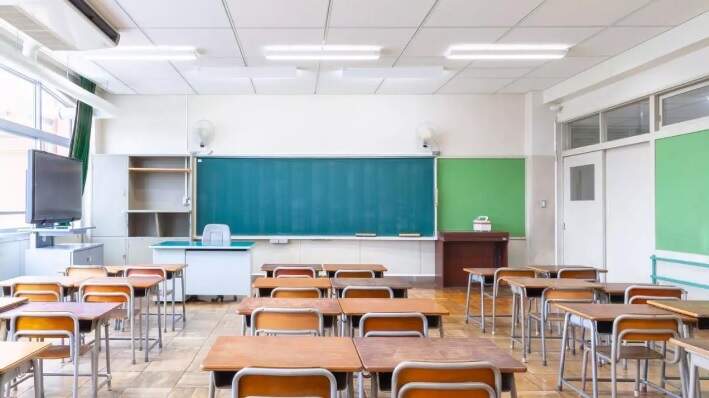Sala vazia em escola particular depois que a pandemia de covid-19 impôs suspensão nas aulas presenciais (Foto: Divulgação/MEC)