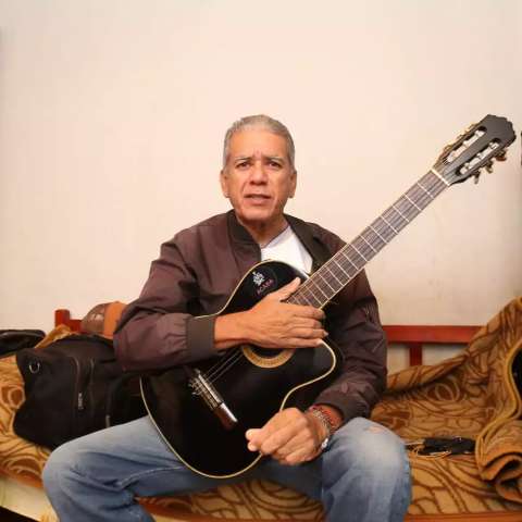 Músico do Grupo Acaba, Vandir pede ajuda para não viver só de chipa