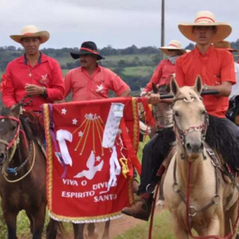 Pandemia afeta, mas não acaba com Festa do Divino Espírito Santo