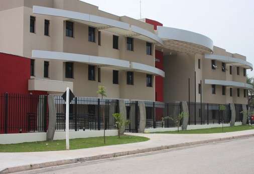 Faculdade terá que indenizar consumidora incluída em rol de maus pagadores