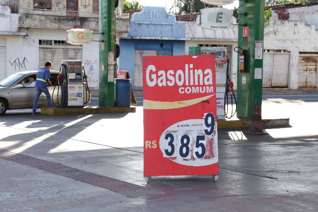 Fraca demanda por combustíveis segura preços da gasolina e diesel no Estado